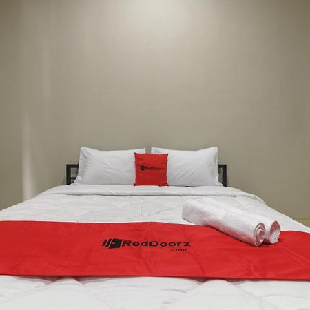 Reddoorz Near Puri Indah Mall جاكرتا المظهر الخارجي الصورة