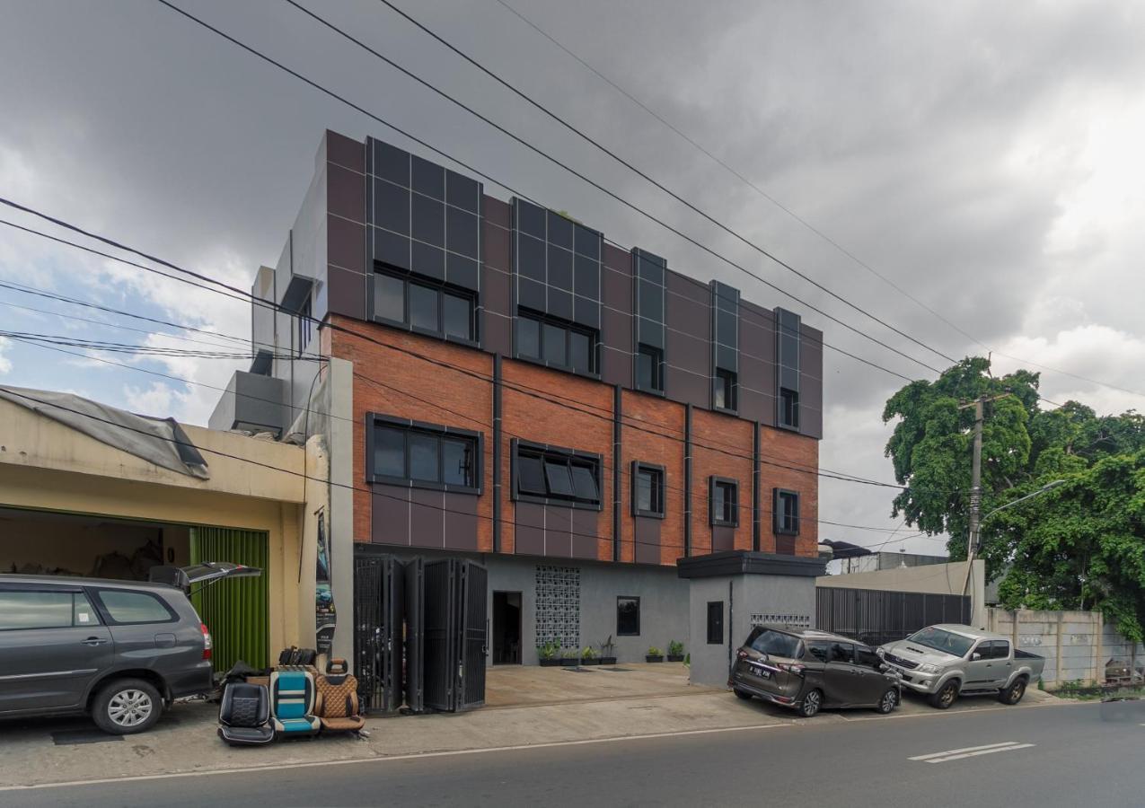 Reddoorz Near Puri Indah Mall جاكرتا المظهر الخارجي الصورة