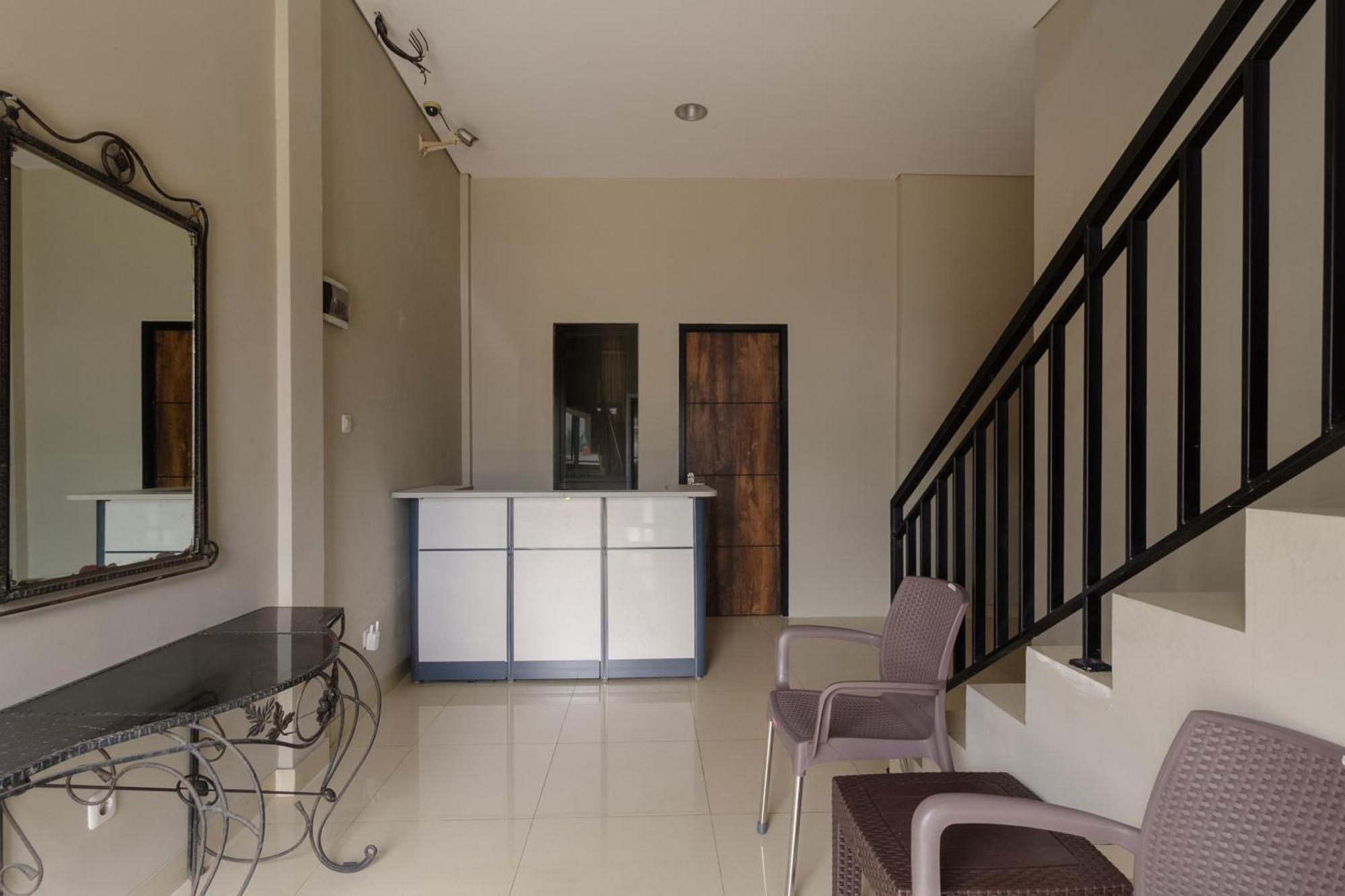 Reddoorz Near Puri Indah Mall جاكرتا المظهر الخارجي الصورة