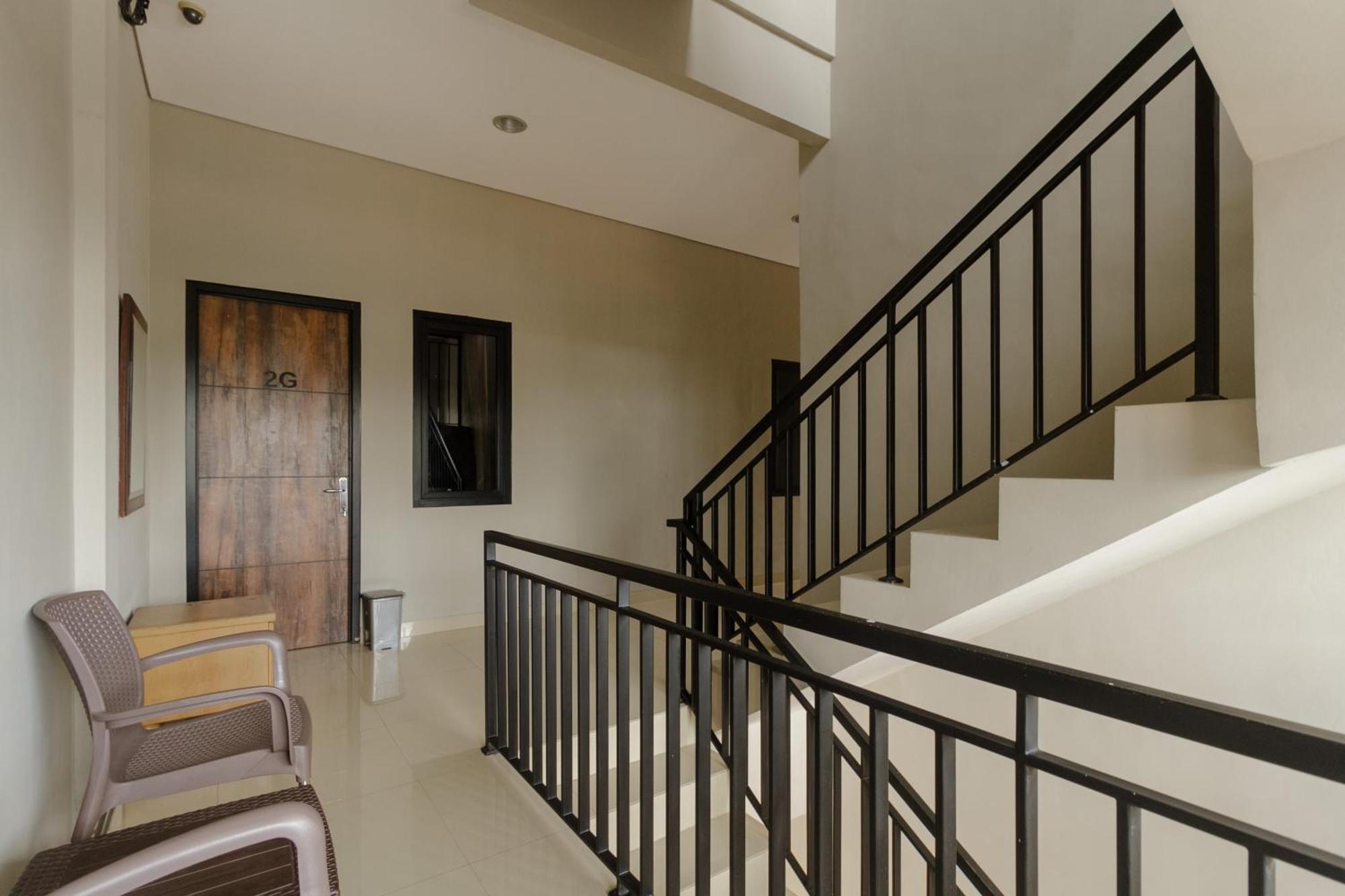 Reddoorz Near Puri Indah Mall جاكرتا المظهر الخارجي الصورة
