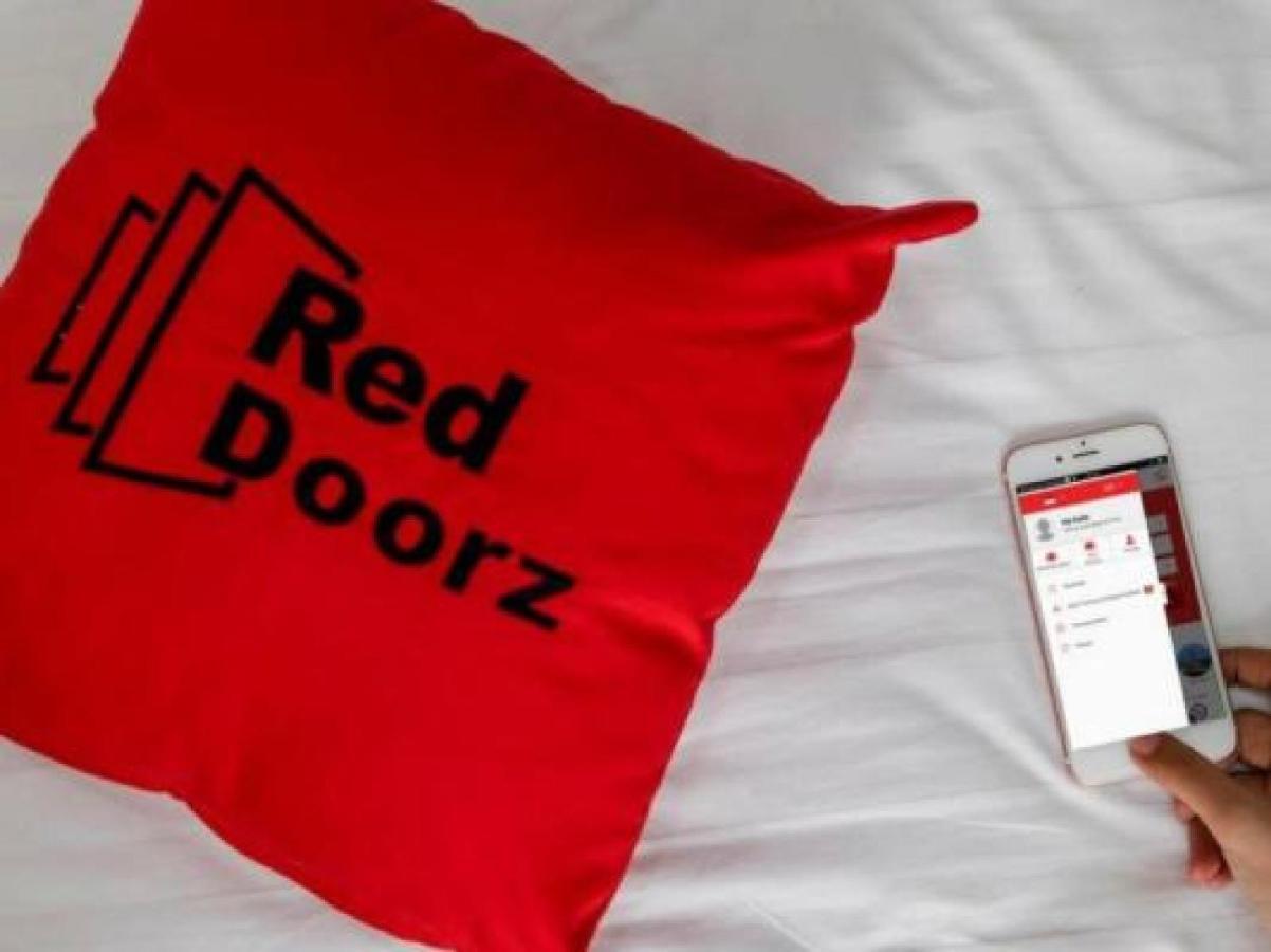Reddoorz Near Puri Indah Mall جاكرتا المظهر الخارجي الصورة